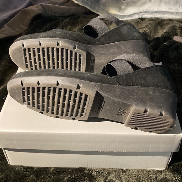 The Flexx black ballet style wedge shoes - Picture 6 of 7